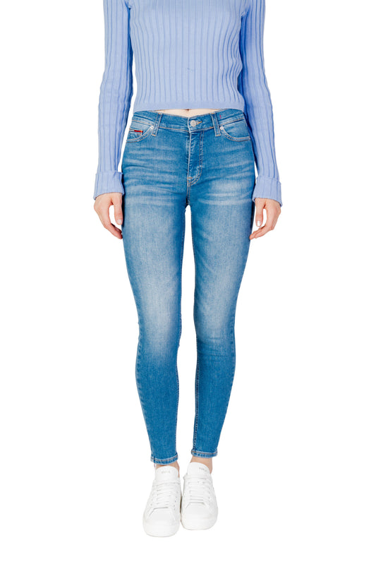 Jeans by Tommy Hilfiger for women in stretch denim cotton light-blue features a polished silhouette with a polished skinny, reaching a polished long and finished with a polished .