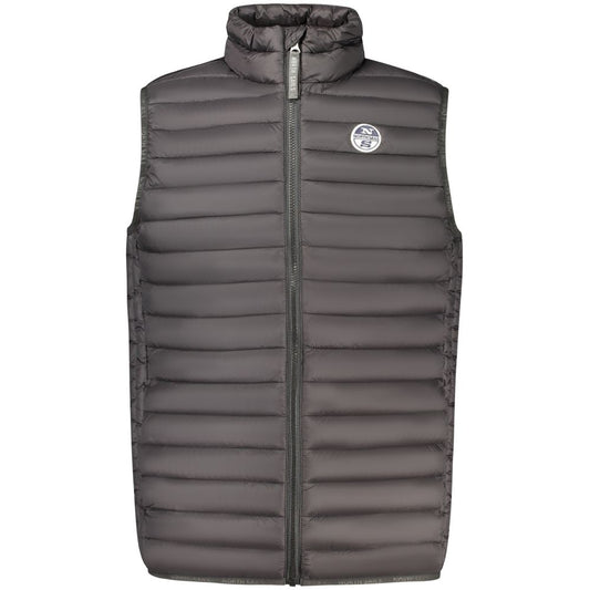 Vest by North Sails for men in polyamide & polyester black showcases a utilitarian silhouette, artfully incorporating lightweight & pockets and a utilitarian for a truly utilitarian finish.
