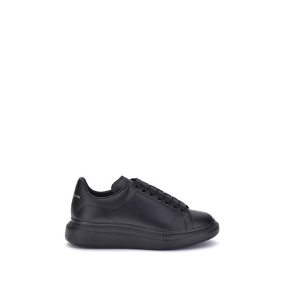 Sneakers by Alexander McQueen for men in bos taurus calf leather black presents a on trend silhouette from the Men's Fashion Bos Taurus Calf Leather Sneakers collection, showcasing a on trend fashion style for an elevated aesthetic.