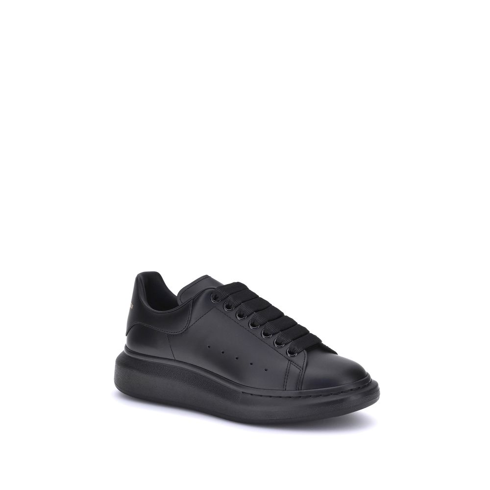 Sneakers by Alexander McQueen for men in bos taurus calf leather black features an versatile design from the Men's Fashion Bos Taurus Calf Leather Sneakers collection, highlighting a versatile fashion style for a premium, high-fashion look.
