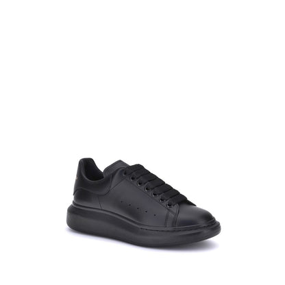 Sneakers by Alexander McQueen for men in bos taurus calf leather black features an versatile design from the Men's Fashion Bos Taurus Calf Leather Sneakers collection, highlighting a versatile fashion style for a premium, high-fashion look.