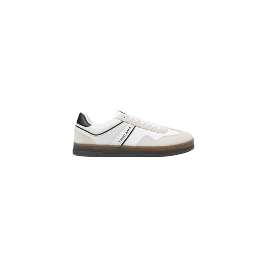 Sneakers by Tommy Hilfiger Jeans for men in polyurethane leather & rubber black presents a sumptuous silhouette from the Men's Low-Top Casual Polyurethane Leather & Rubber Sneakers collection, showcasing a sumptuous low-top casual style for an elevated aesthetic.