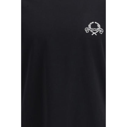 T-Shirt by Moschino for men in organic cotton black features an edgy silhouette, meticulously detailed with a sophisticated and for a truly edgy finish.