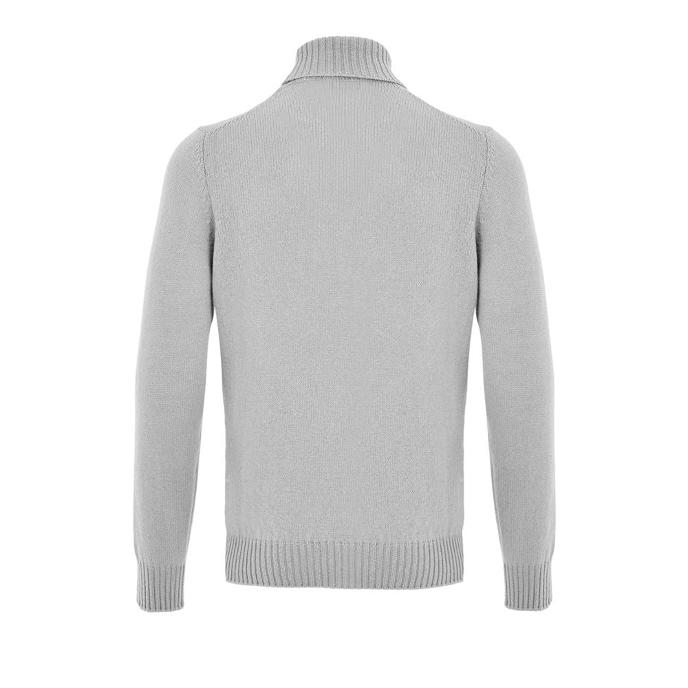 This Sweater by Gran Sasso for men in wool gray presents a understated silhouette, featuring a sophisticated turtle neckline and for a understated finish.