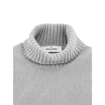 Sweater by Gran Sasso for men in wool gray features an polished silhouette, showcasing refined and a sophisticated turtle neckline for a truly polished finish.