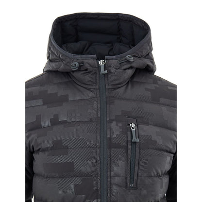 Hooded Puffer Jacket by Moose Knuckles for women in leather cotton & nylon black & print presents a effortlessly chic silhouette, showcasing a sophisticated hooded neckline and premium lightweight, pockets, hooded & insulated for a truly effortlessly chic finish.