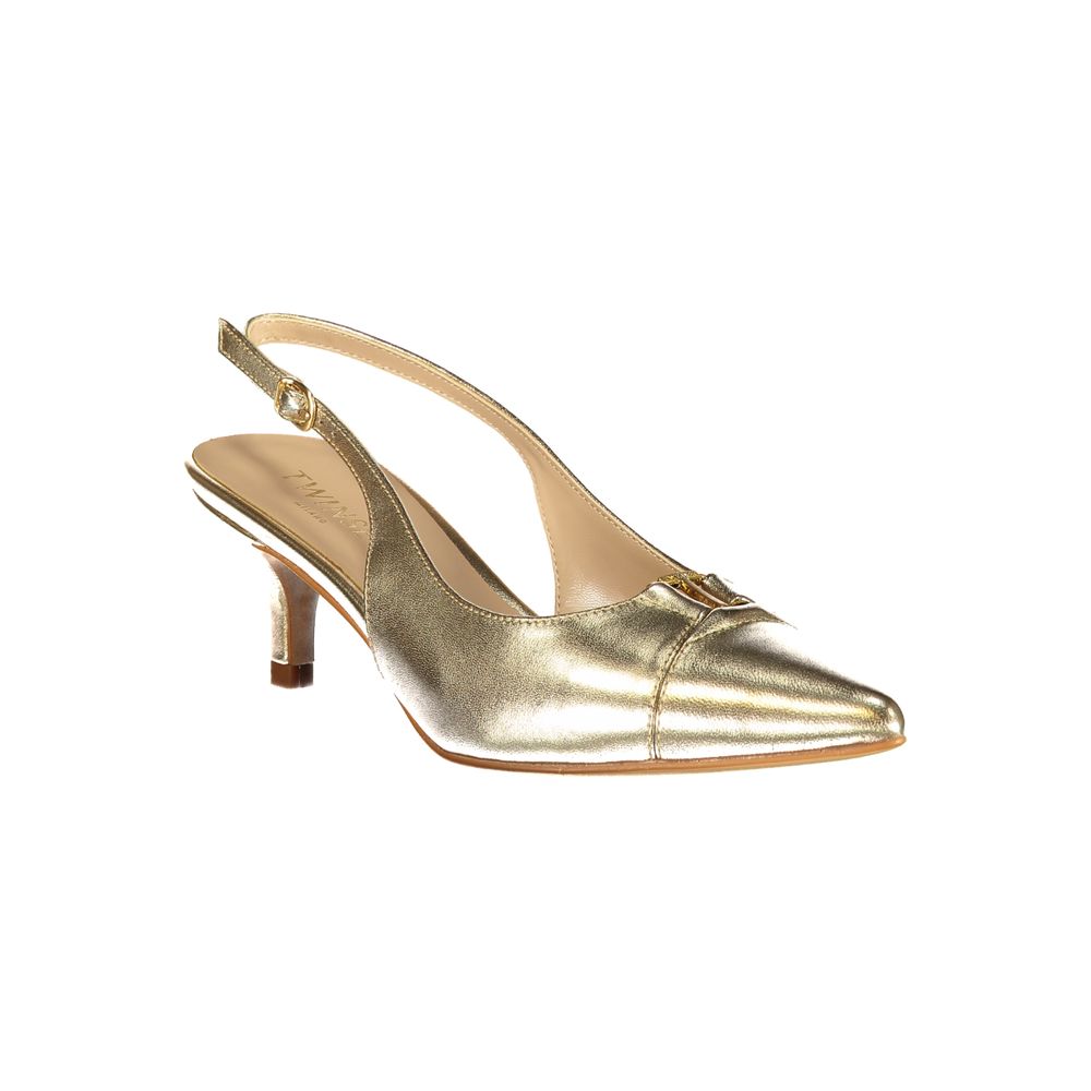 Low-Heel Mid-Heel Ankle Strap Sandals Pumps Heels by Twinset for women in leather gold features an effortlessly chic silhouette from the Women's Leather Low-Heel Mid-Heel Ankle Strap Sandals Pumps Heels collection, showcasing a mid-heel 3-cm-heel low-heel and effortlessly chic for a effortlessly chic look.
