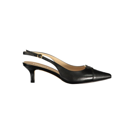 Low-Heel Sandals by Twinset for women in leather black showcases a sculptural silhouette as Women's Leather Low-Heel Sandals, defined by a sculptural 3-cm-heel low-heel and sculptural for a sculptural look.