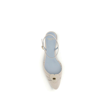 Ballet Sandals Flat Shoes by Valentino Garavani for women in bos taurus calf leather beige features an captivating silhouette, showcasing the captivating style of the Heart V Logo Women's Bos Taurus Calf Leather Ballet Sandals Flat Shoes with its distinct and refined .