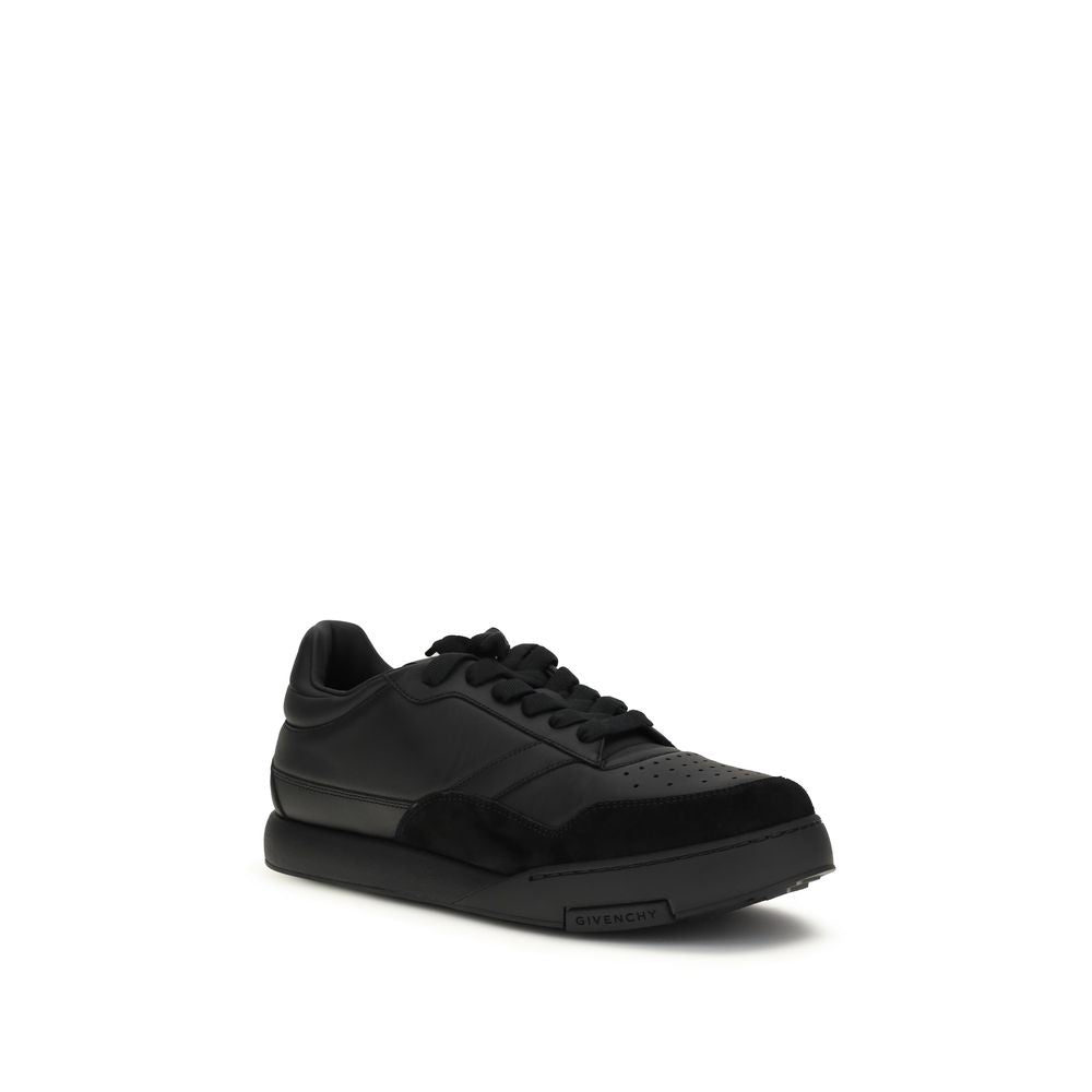Sneakers by Givenchy for men in bos taurus calf leather black & signature features an fashionable silhouette, showcasing the premium Men's Low Top Bos Taurus Calf Leather Sneakers in a fashionable low-top style that offers a fashionable finish for refined style.