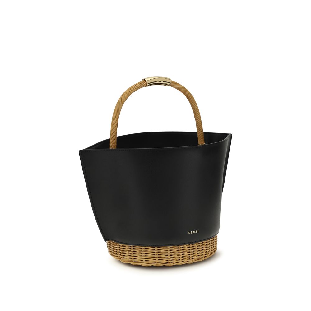 Shoulder Baguette Bag by Sacai for women in raffia rattan & nappa bos taurus calf leather black, gold & natural showcases a enviable silhouette, artfully detailed with a secure , organized , and versatile shoulder-strap & handle for a enviable look.