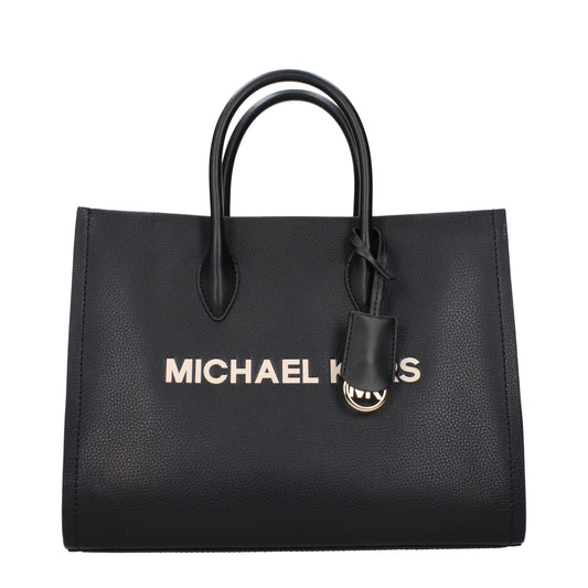 This Handbag by Michael Kors for women in leather and black presents a sculptural silhouette featuring a secure , ample , and versatile adjustable-strap for a sculptural finish.
