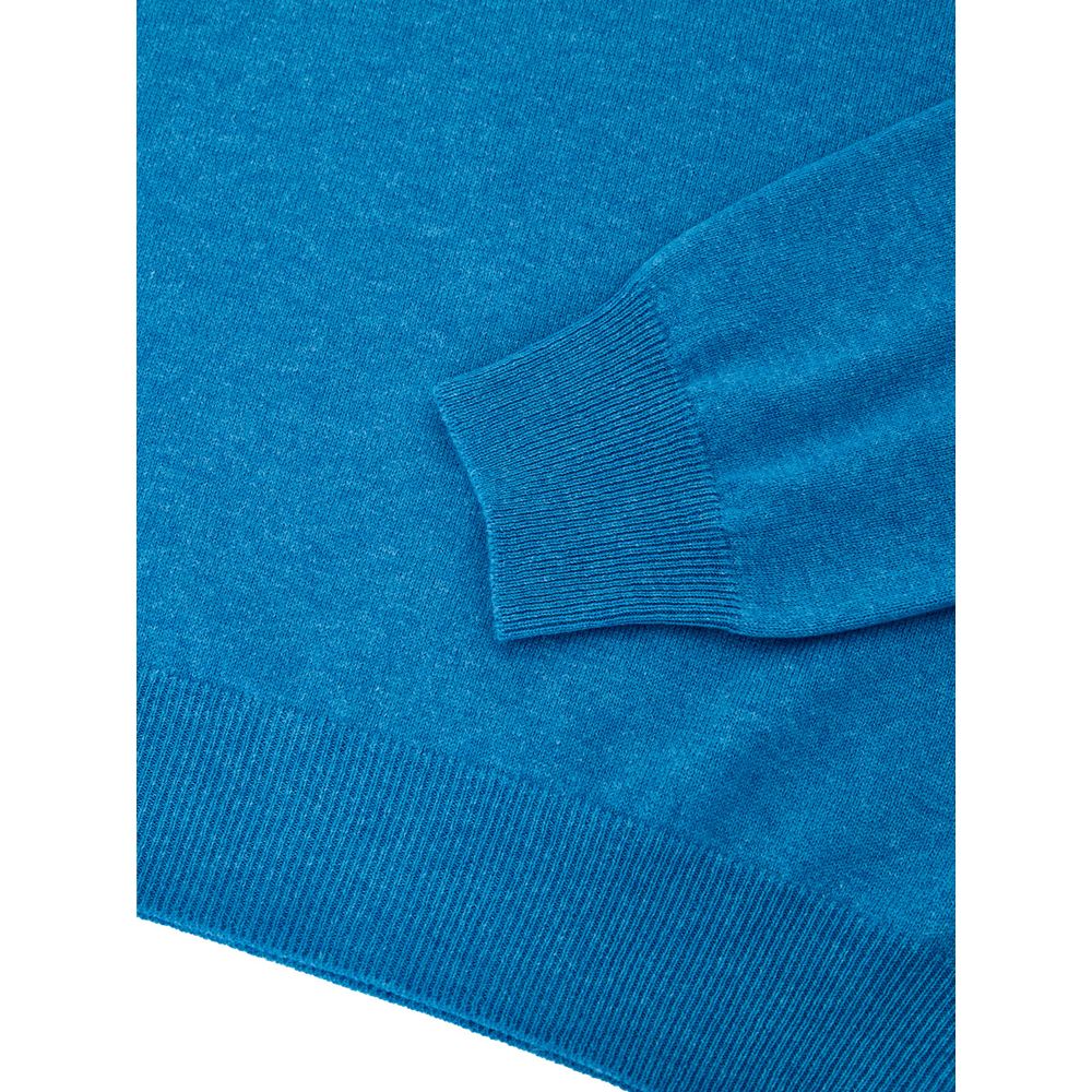 This Sweater by Gran Sasso for men in cashmere & viscose light-blue presents a understated silhouette, featuring a sophisticated turtle mock neckline and for a understated finish.