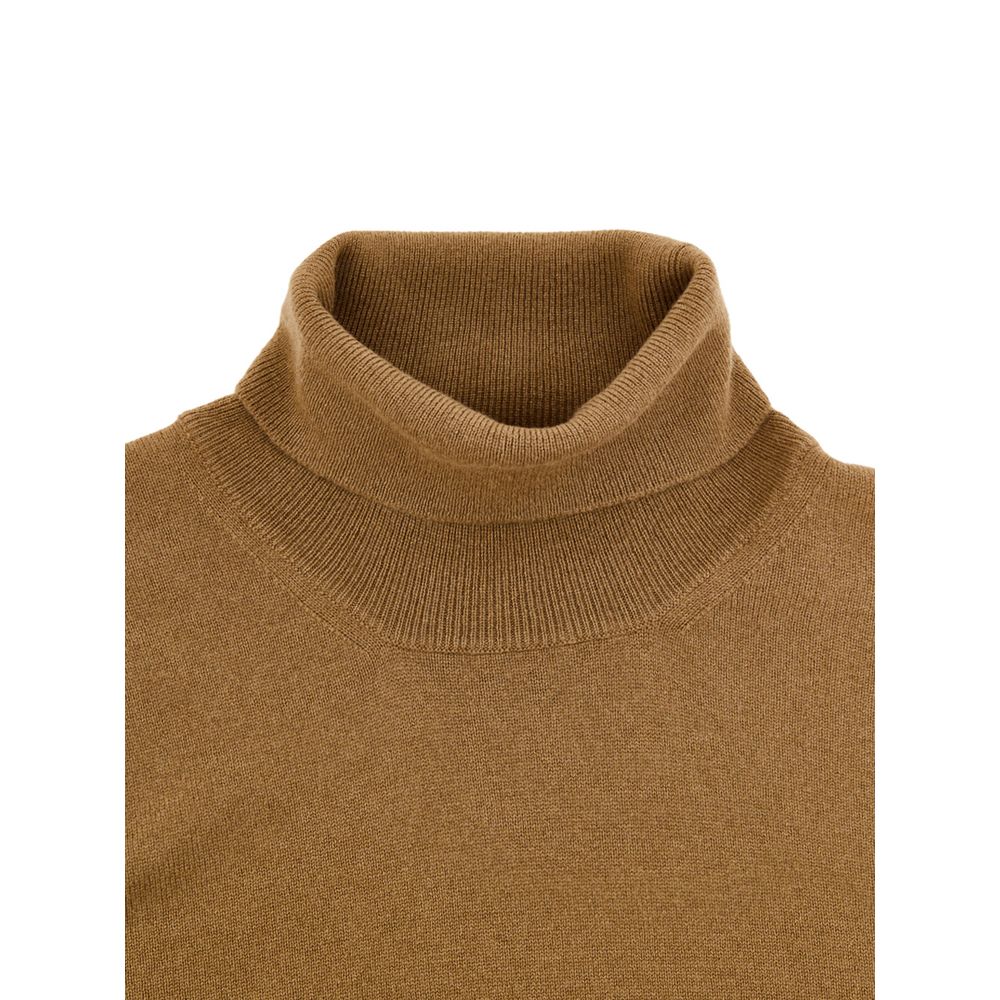 Sweater by Gran Sasso for men in cashmere & viscose brown showcases a discreet silhouette, finished with a discreet turtle high-neck neckline and for a discreet look.