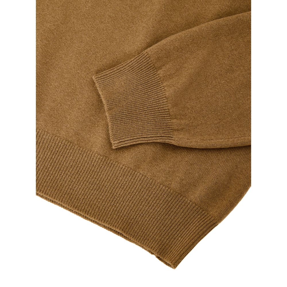 This Sweater by Gran Sasso for men in cashmere & viscose brown presents a understated silhouette, featuring a sophisticated turtle high-neck neckline and for a understated finish.