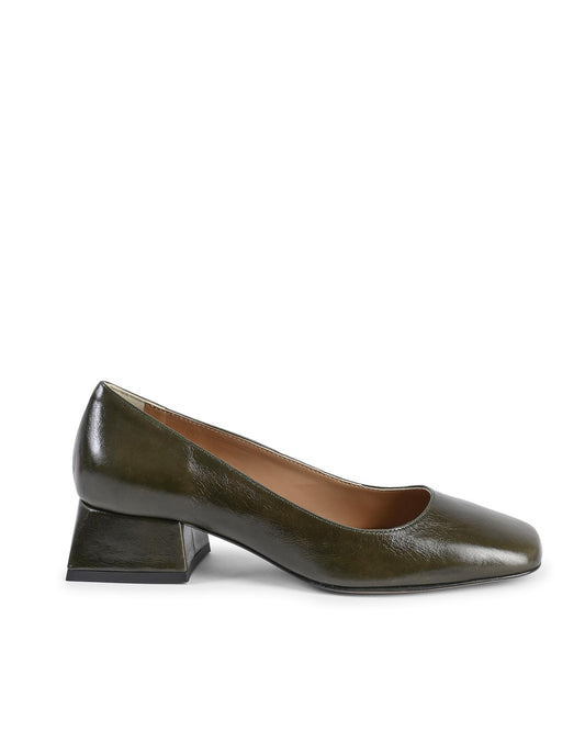Ballet Flat Shoes by 19V69 Italia for women in leather bicolour features an statuesque silhouette from the Women's Leather Ballet Flat Shoes collection, showcasing a and a statuesque for a statuesque look.