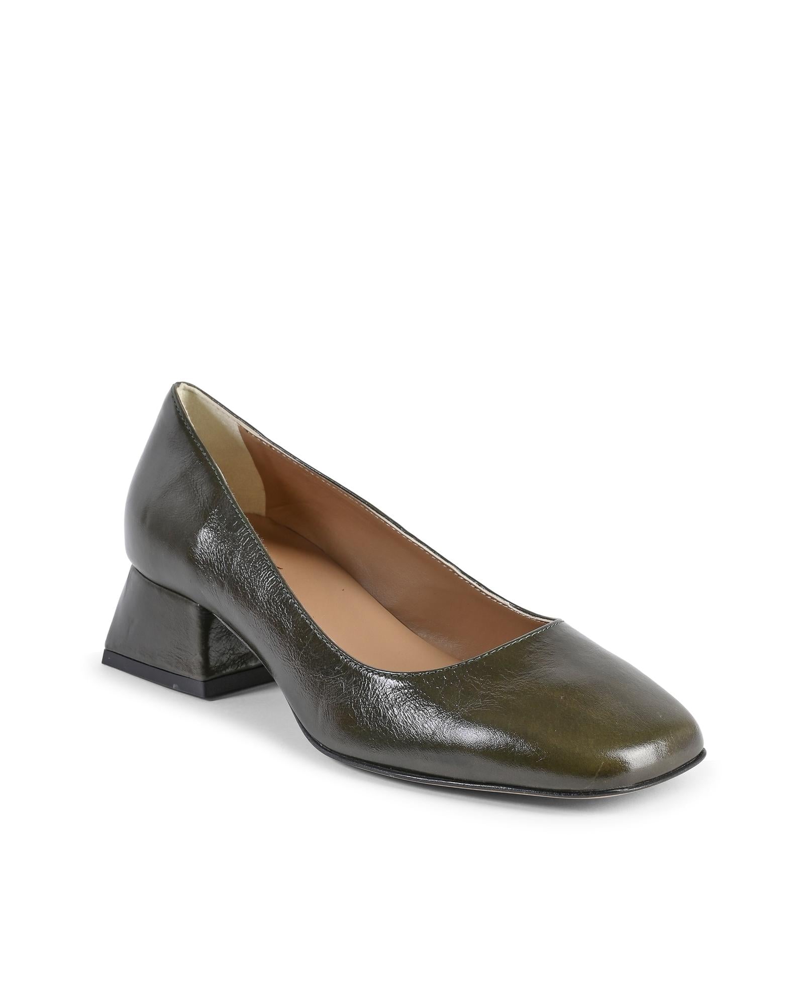 Ballet Flat Shoes by 19V69 Italia for women in leather bicolour presents a impeccable silhouette as Women's Leather Ballet Flat Shoes, artfully designed with a and a impeccable for a refined, upscale finish.