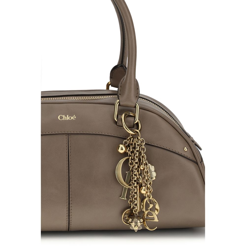 Large Bowling Handbag by Chloé for women in bos taurus calfskin leather gray features a exquisite silhouette, showcasing a secure zipper and exquisite with versatile handle for a exquisite finish.
