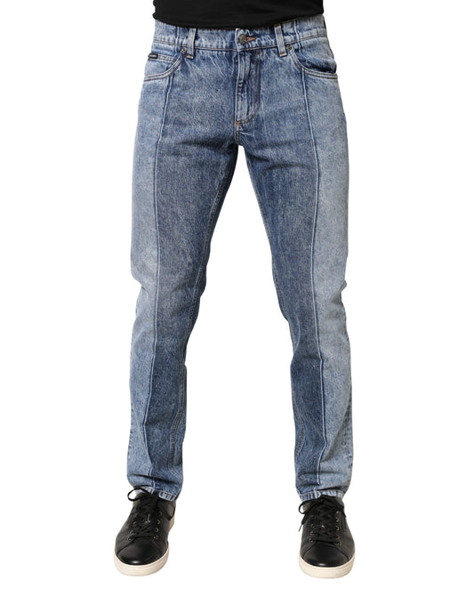 Jeans by Dolce & Gabbana for men in denim cotton blue & signature features an refined tailoring silhouette, showcasing a premium straight-leg, relaxed-fit & regular-fit with a and long cut for a refined tailoring look.
