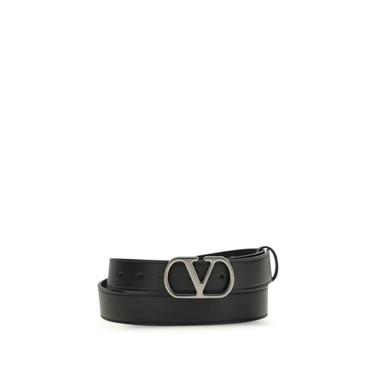 Belt by Valentino Garavani for men in bos taurus calf leather black & signature features an distinguished design, perfectly showcasing the sophisticated craftsmanship of this distinguished V Logo Bos Taurus Calf Leather Belt.