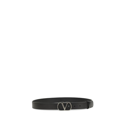 Belt by Valentino Garavani for men in bos taurus calf leather black & signature features a versatile silhouette, artfully showcasing the versatile design of the V Logo Bos Taurus Calf Leather Belt for a sophisticated, premium finish.