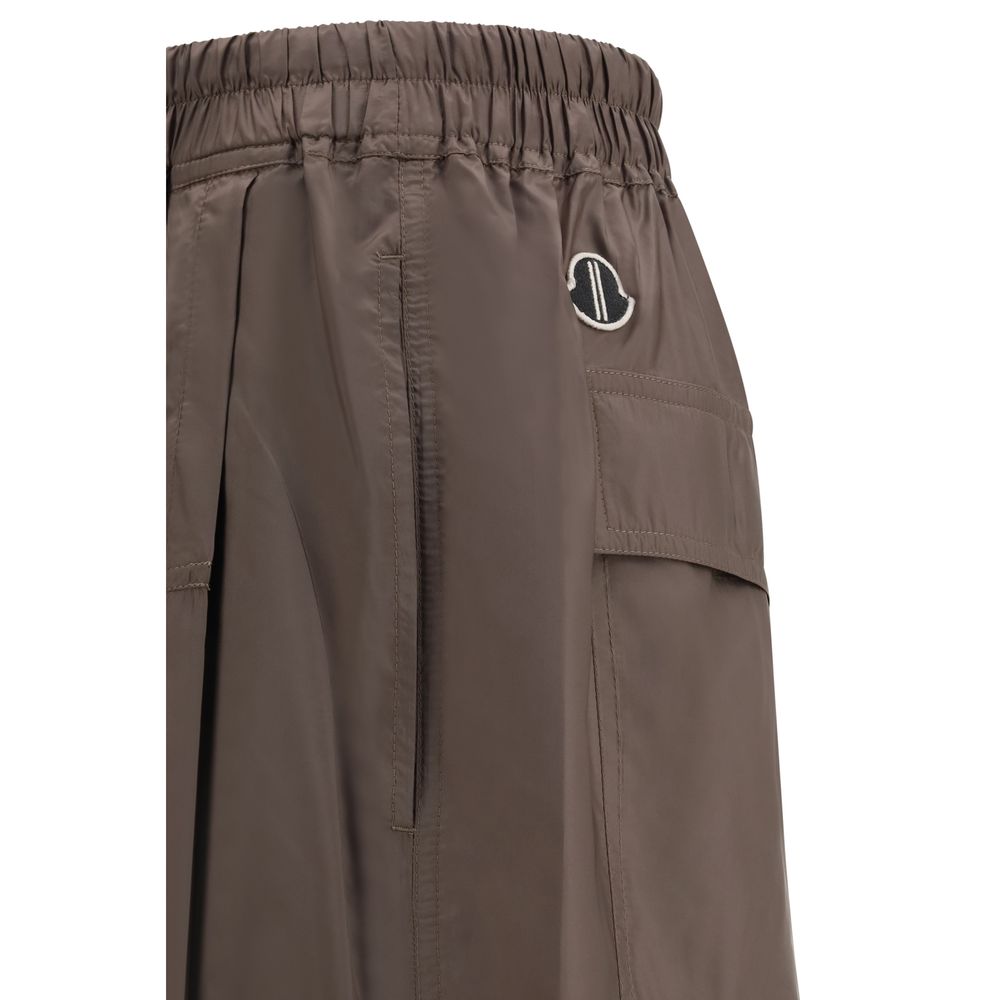 Bermuda Shorts by Moncler x Rick Owens for men in nylon & polyester brown presents a sleek silhouette, featuring a sleek regular-fit with a refined short and a sophisticated .