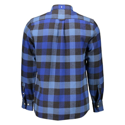 Shirt by Gant for men in cotton blue presents a discerning silhouette, showcasing a sophisticated and for a truly discerning finish.