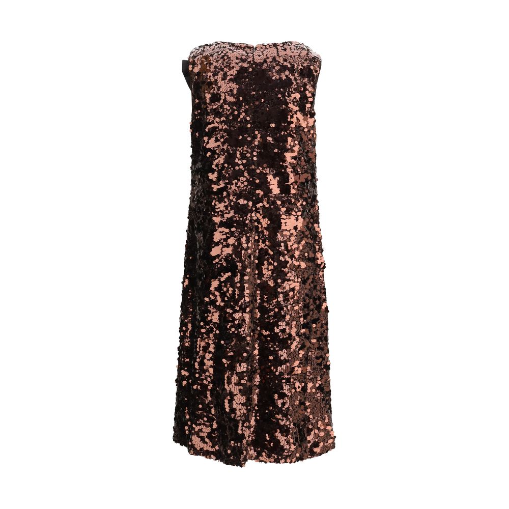 Dress by Ganni for women in polyester velvet & sequins brown & patterned features an cute silhouette, detailed with a and that elegantly flows into a cute maxi midi.