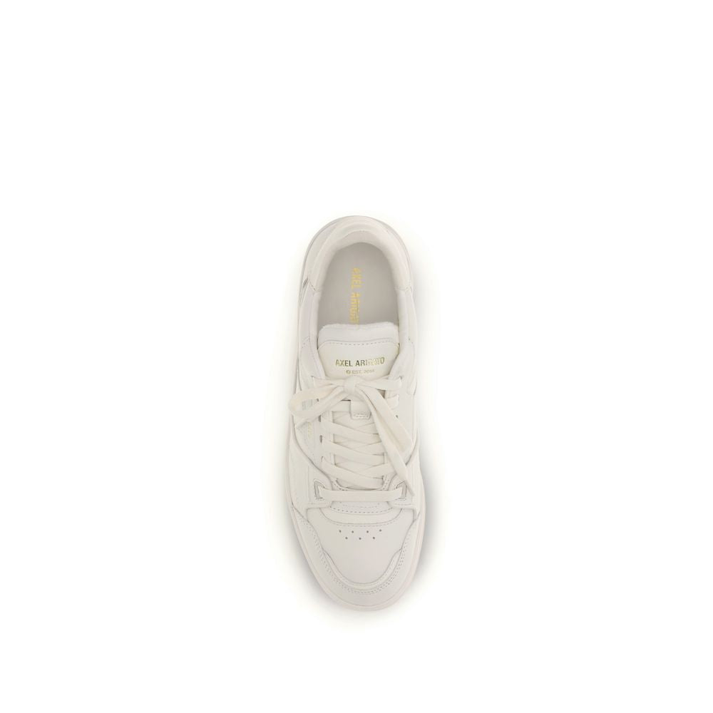 Sneakers by Axel Arigato for men in bos taurus calf leather gray features a chic design, perfectly showcasing the chic low-top tennis style of this Men's Low Top Tennis Bos Taurus Calf Leather Sneakers.
