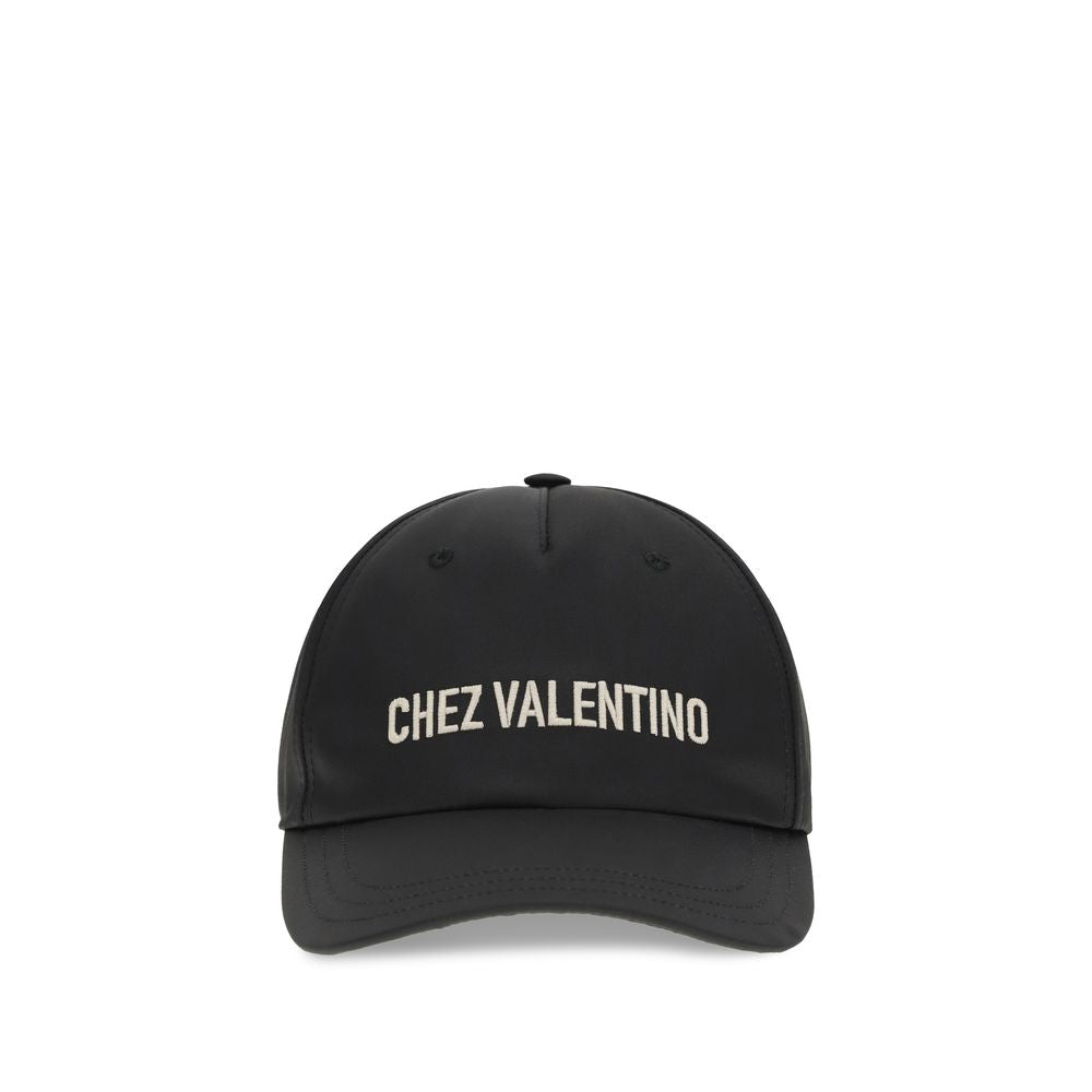 Baseball Cap by Valentino Garavani for men in cotton black features a distinguished silhouette, showcasing the distinguished design of the Cotton Baseball Cap for a sophisticated, elevated look.