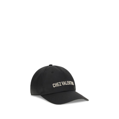 Baseball Cap by Valentino Garavani for men in cotton black features a distinguished silhouette, artfully capturing the essence of the distinguished Cotton Baseball Cap design with a sophisticated style.