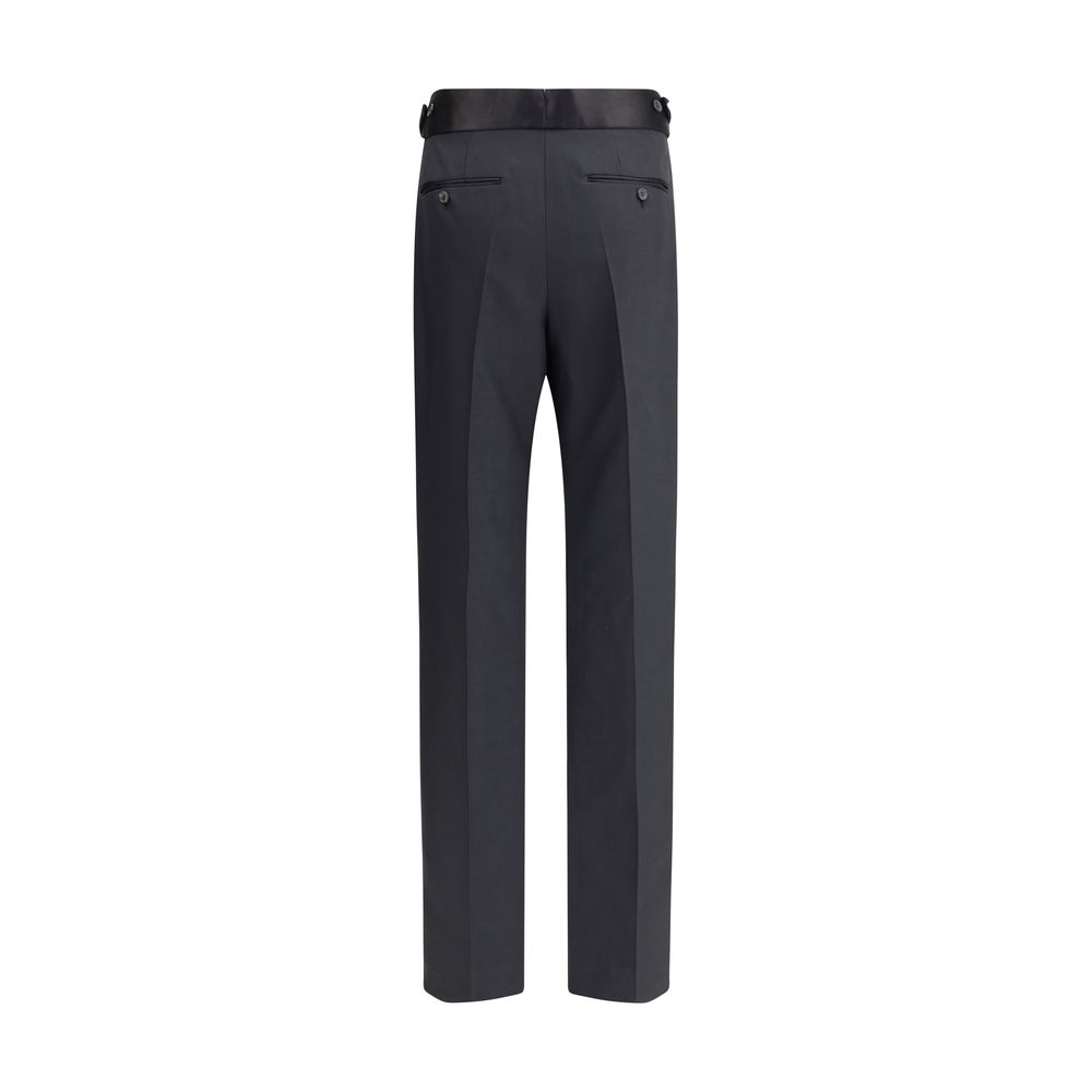 Pants by Tom Ford for women in wool & silk gold features a utilitarian regular-fit with a utilitarian long and to create a sophisticated, premium look.