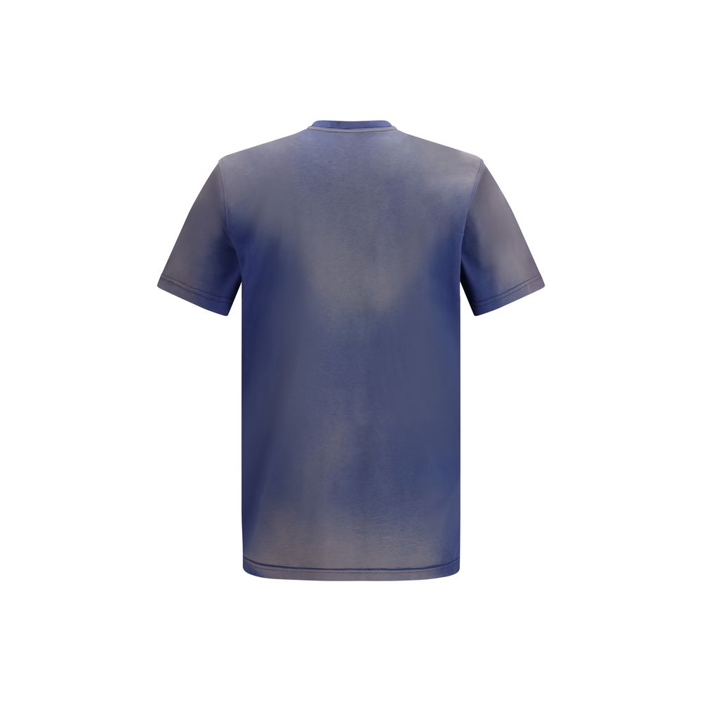 T-Shirt by Moschino for men in organic cotton gradient, blue, signature & print features a plush silhouette, showcasing a sophisticated and for a truly plush finish.