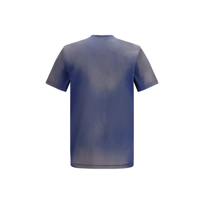 T-Shirt by Moschino for men in organic cotton gradient, blue, signature & print features a plush silhouette, showcasing a sophisticated and for a truly plush finish.