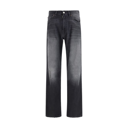 Jeans by MM6 for men in denim cotton black presents a tailored silhouette, showcasing a tailored straight-leg & regular-fit and long cut with a refined for a truly tailored aesthetic.
