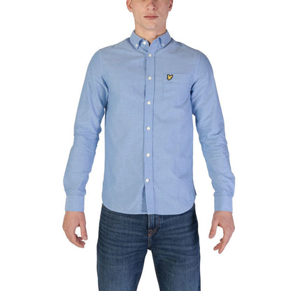Shirt by Lyle & Scott for men in organic cotton blue & natural features an architectural silhouette with a refined long-sleeve and elegant button-down-collar neckline for a architectural look.