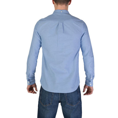 Shirt by Lyle & Scott for men in organic cotton blue & natural, featuring a nuanced and nuanced button-down-collar neckline for a sophisticated finish.