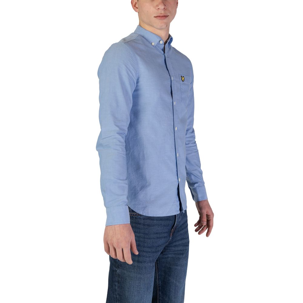 Shirt by Lyle & Scott for men in organic cotton blue & natural features an architectural silhouette with a refined and elegant button-down-collar neckline for a architectural look.