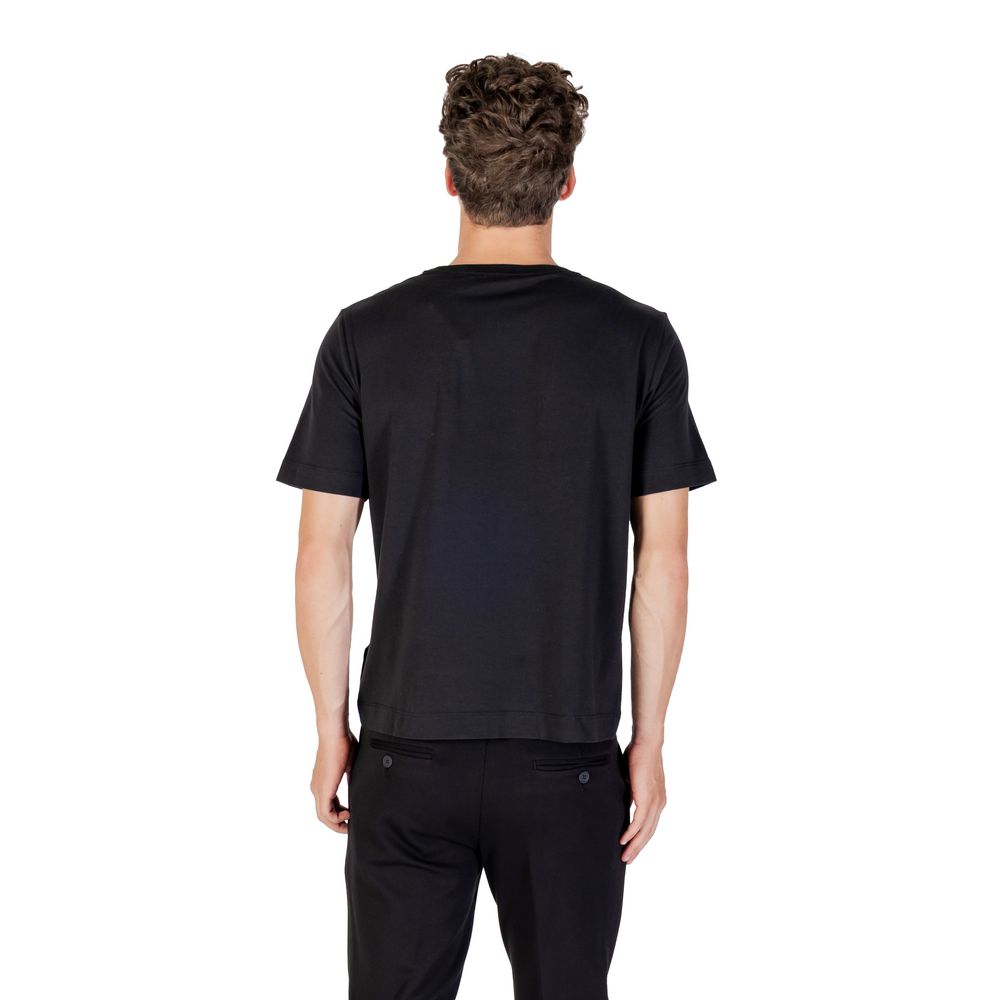 Activewear Top by Calvin Klein Sport for men in stretch polyester cotton black showcases an streamlined silhouette, featuring a refined crew neckline and detailed with functional for a streamlined finish.