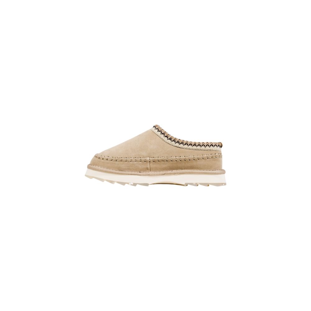 Slip-On Scuff Slippers by EMU Australia for women in leather gray presents a something went wrong. try again. silhouette, perfectly capturing the something went wrong. try again. essence of Women's Leather Slip-On Scuff Slippers with its signature and .