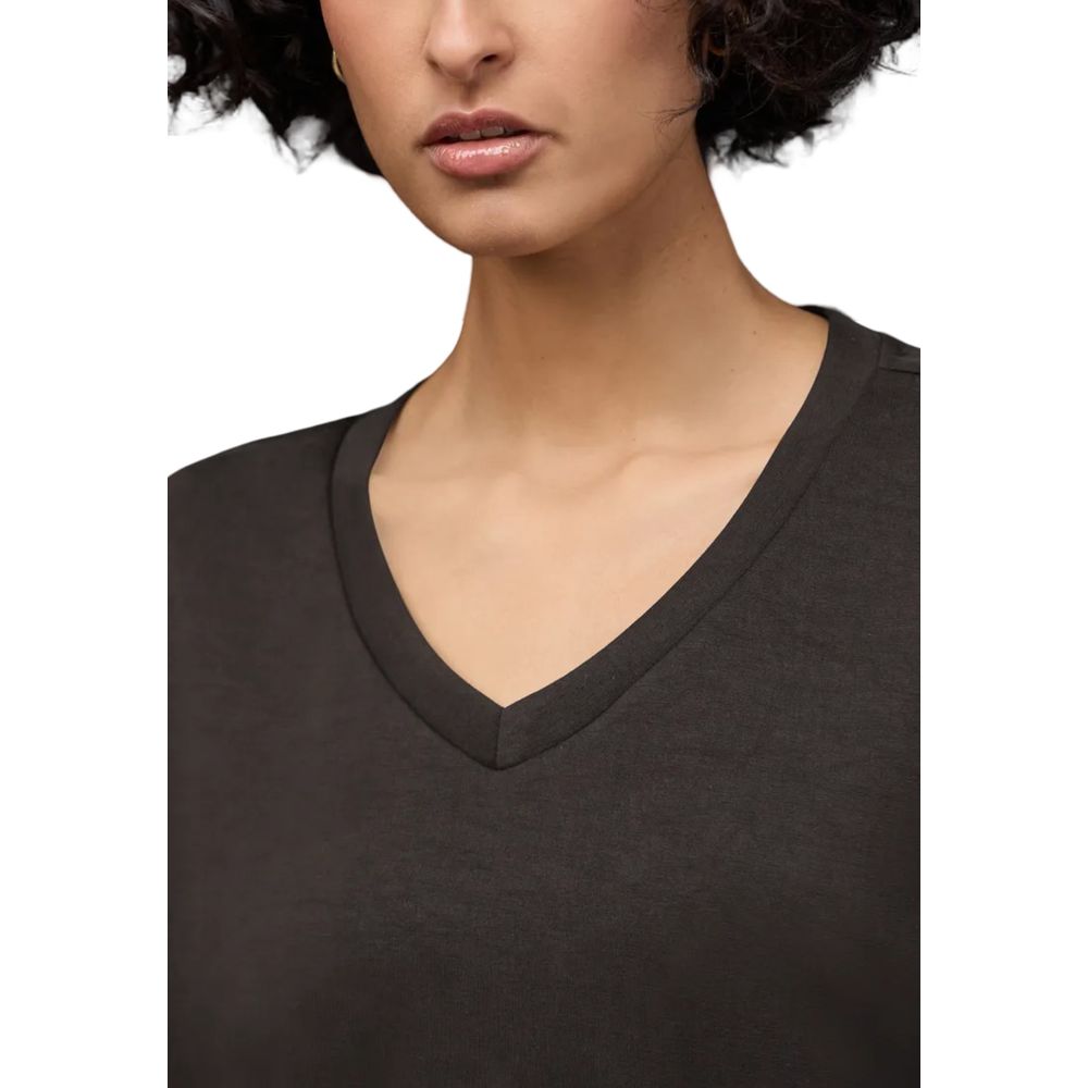 Activewear Sweatshirt by Street One for women in stretch lycra modal & silk brown presents a sporty silhouette, showcasing a sophisticated and detailed with premium for a sporty finish.