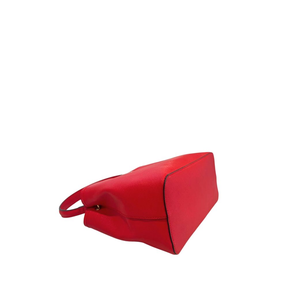 Shoulder Bag by Twinset for women in polyethylene gold & multicolor features a statuesque silhouette, showcasing a secure magnetic & button and statuesque built-in-compartments with versatile shoulder-strap & adjustable-strap for a statuesque finish.