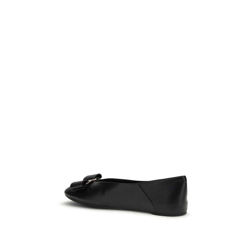 Ballet Flat Shoes by Ferragamo for women in bos taurus calf leather black features an captivating silhouette, showcasing the captivating style of the Women's Bos Taurus Calf Leather Ballet Flat Shoes with its distinct and refined .