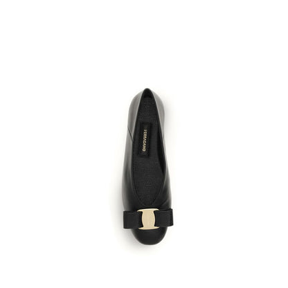 Ballet Flat Shoes by Ferragamo for women in bos taurus calf leather black features an statuesque silhouette from the Women's Bos Taurus Calf Leather Ballet Flat Shoes collection, showcasing a and a statuesque for a statuesque look.