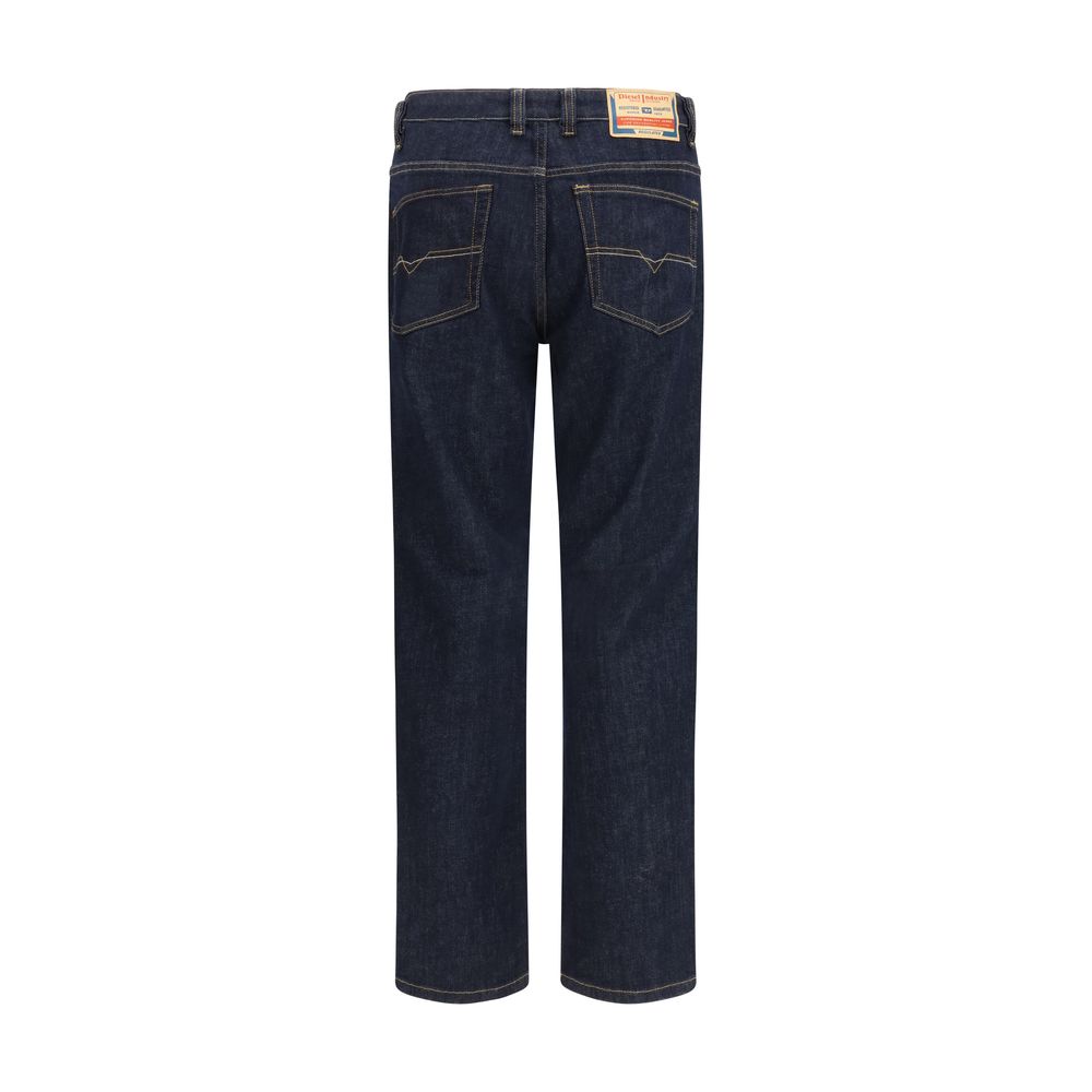 Jeans by Diesel for men in stretch organic cotton denim black & natural presents a tailored silhouette, showcasing a tailored regular-fit & slim and long cut with a refined for a truly tailored aesthetic.