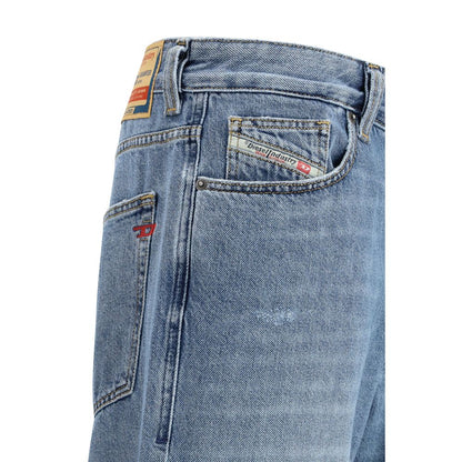 Jeans by Diesel for men in organic cotton denim blue features a polished silhouette with a polished tapered-leg, relaxed-fit & regular-fit, reaching a polished long and finished with a polished mid rise.