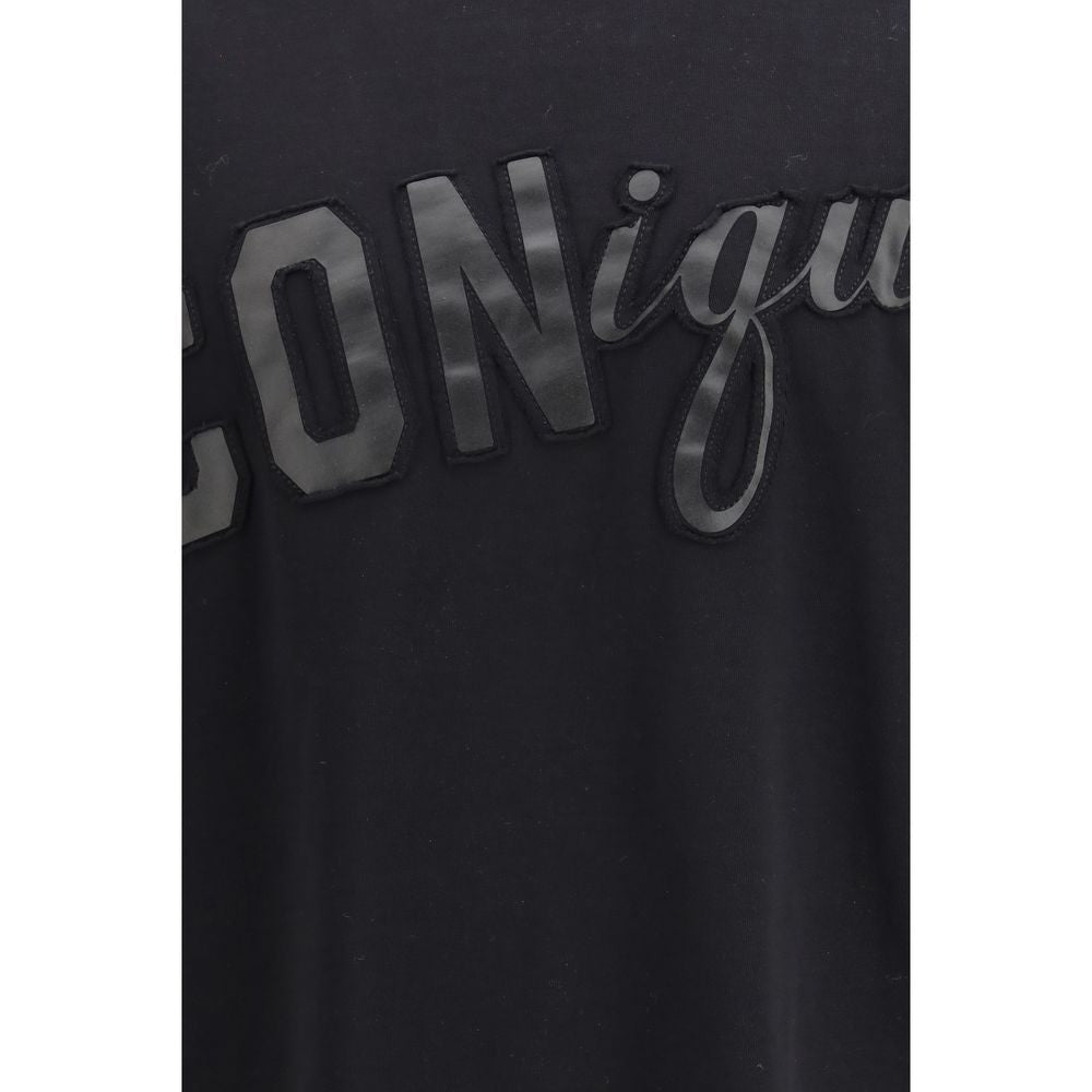 T-Shirt by Dsquared² for men in cotton black & print features a plush silhouette, showcasing a sophisticated and for a truly plush finish.