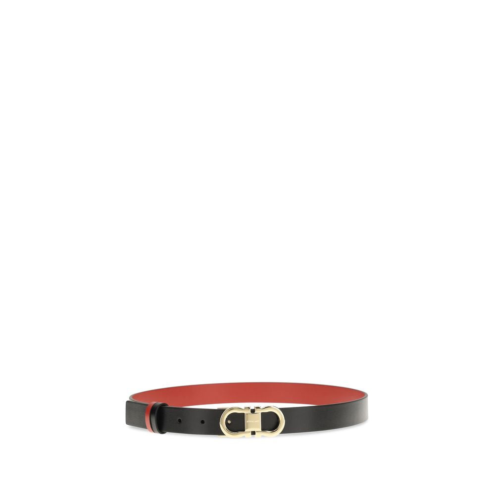 Belt by Ferragamo for women in bos taurus calfskin leather black & gold presents a artisanal silhouette from the Gancini Bos Taurus Calfskin Leather Belt collection, showcasing an artisanal design and refined craftsmanship for a artisanal look.