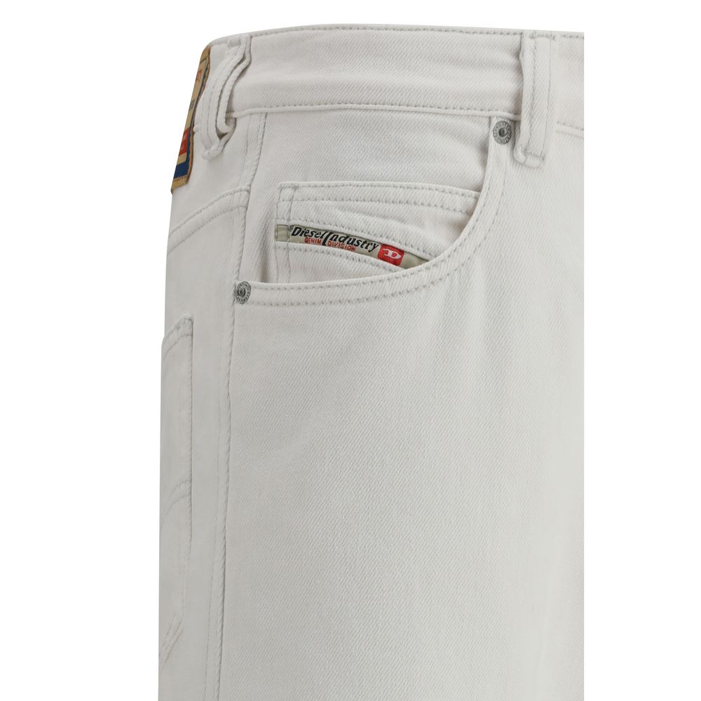 Jeans by Diesel for men in stretch denim cotton natural & white features an refined tailoring silhouette, showcasing a premium regular-fit & slim with a and long cut for a refined tailoring look.