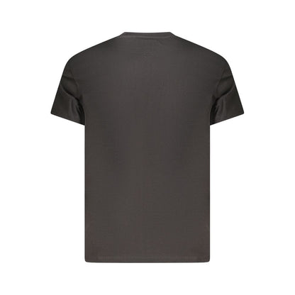 T-Shirt by Tommy Hilfiger for men in cotton black showcases a dramatic silhouette, elegantly detailed with a dramatic and for a truly dramatic finish.